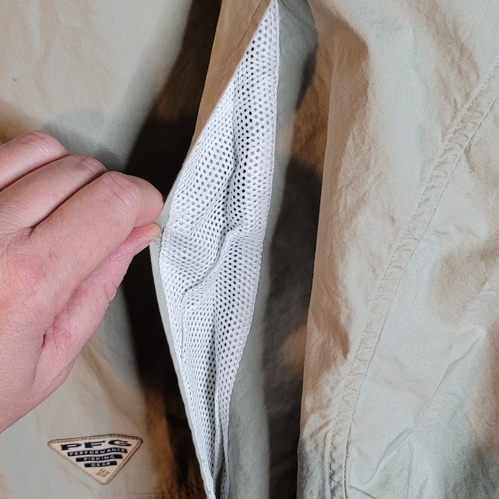 Columbia PFG Pull Over with Embroidered Large Mouth Bass Men's Size Large - Picture 9 of 9